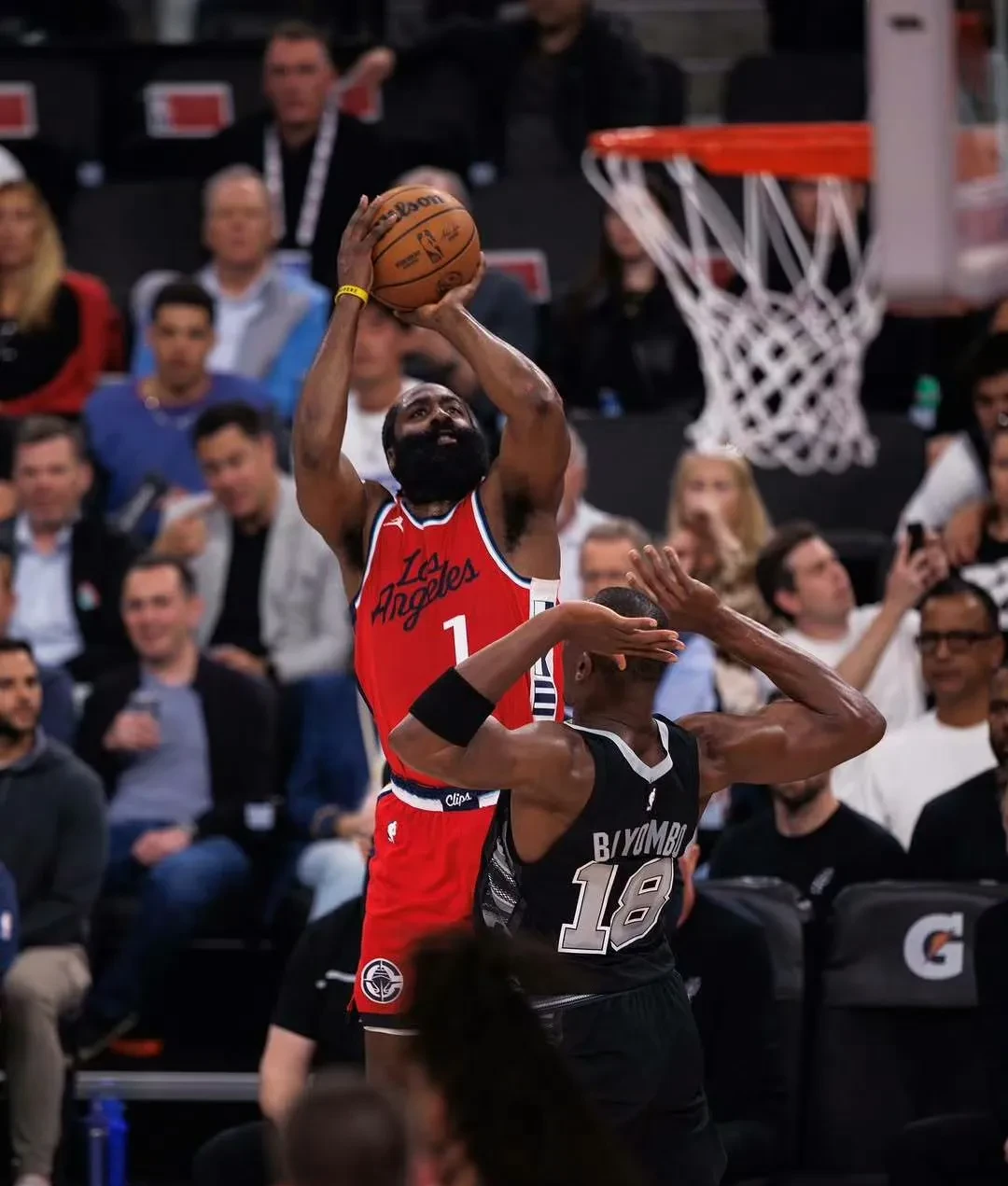 九游电脑版-今晨夏洛特黄蜂内部沟通——NBA常规赛节点到来,质疑声仍在,纪律约束更严格的简单介绍