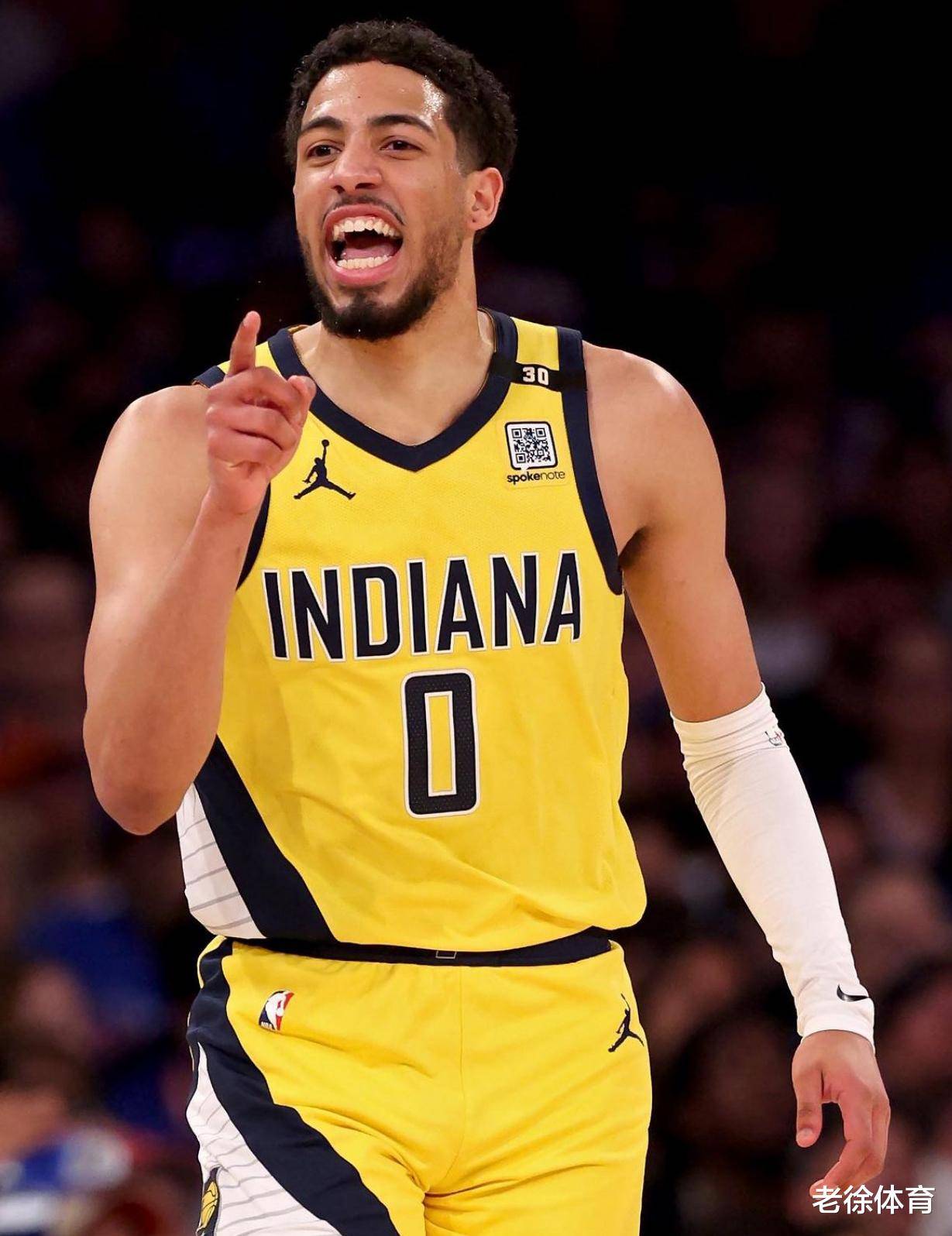 九游电脑版安装包-包含印第安纳步行者训练开放日,清晨扳平良机引欢呼,NBA总决赛在即,年轻球员得到机会的词条