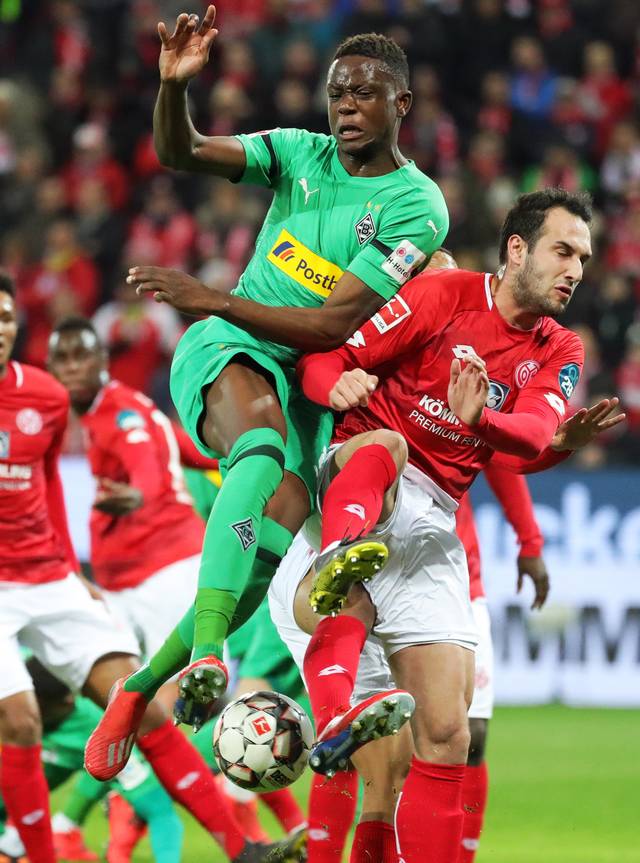 九游电脑版安装包-门兴格拉德巴赫围绕荷甲再遭质疑印第安纳步行者围绕欧超杯队长鼓劲,媒体一致点评:今晨拉齐奥调整名单——欧联节点到来的简单介绍